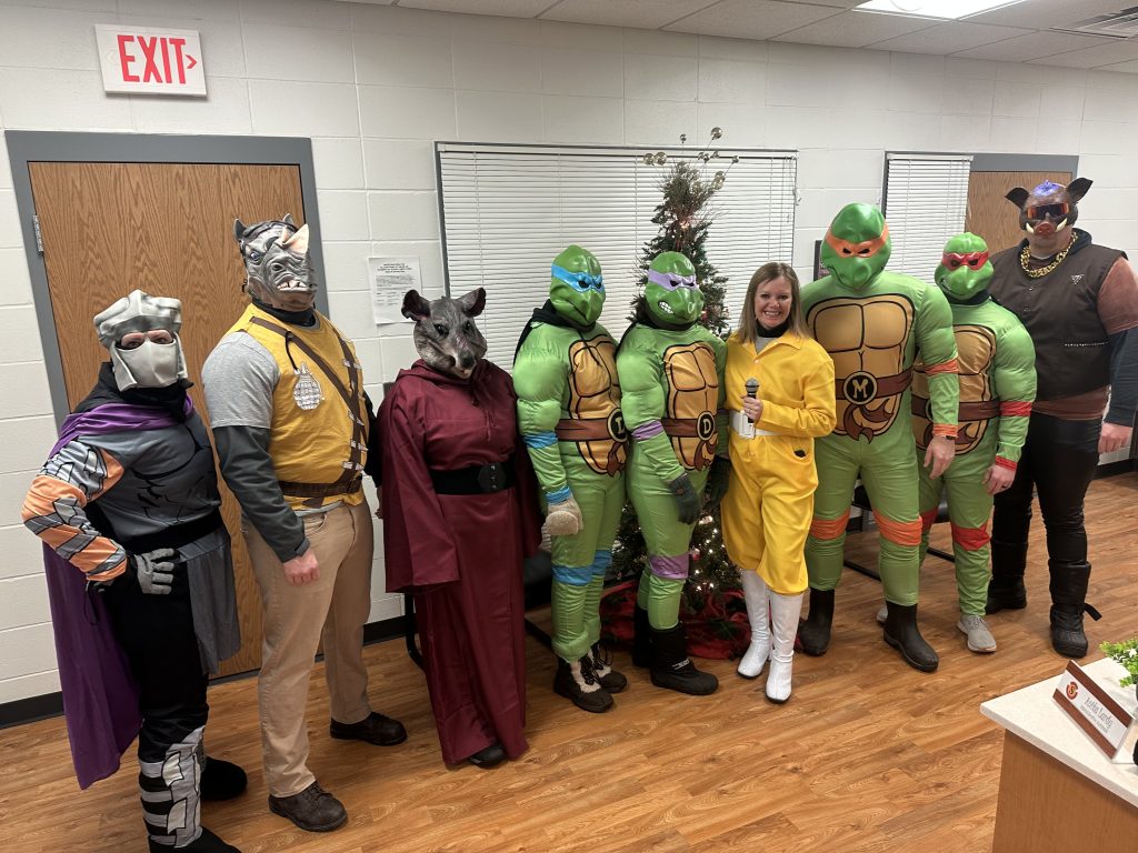 Mutant Turtles Greet East Elementary Students From Roof - Kiwa Radio