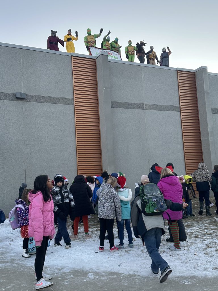 Mutant Turtles Greet East Elementary Students From Roof - Kiwa Radio