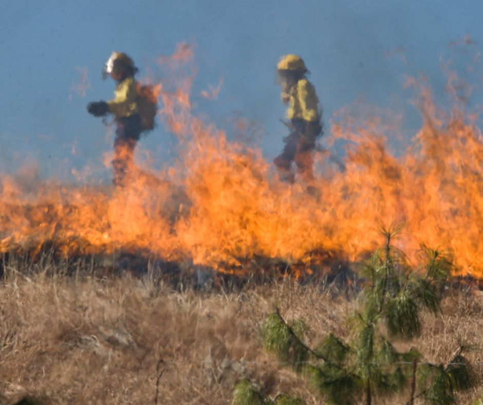 Hawarden & Ireton Firefighters Extinguish Field Fire KIWA Radio