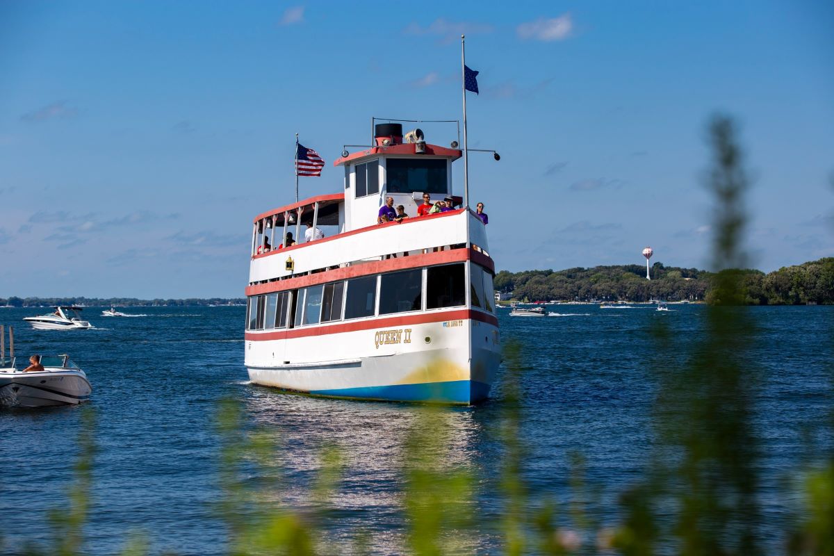 Okoboji Excursion Boat "Queen II" To Be Restored Over The Winter KIWA