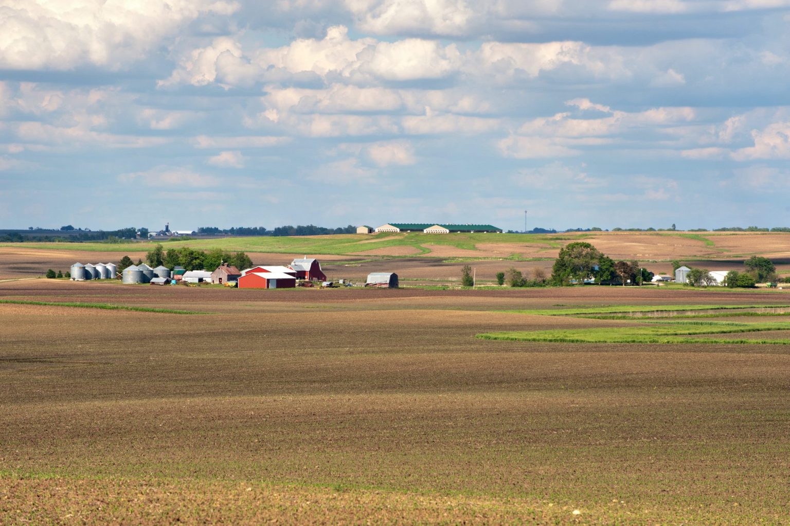 Iowa Farmland Values Jump 30 Percent - KIWA Radio